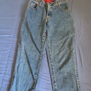 Levi’s mom jeans